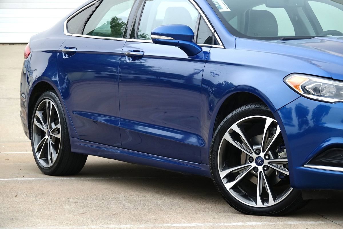 Used 2018 Ford Fusion SE w/ Fusion SE Technology Package image 18