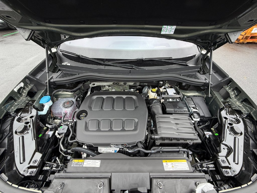 New 2026 Volkswagen Tiguan SEL R-Line AWD/4WD image 29