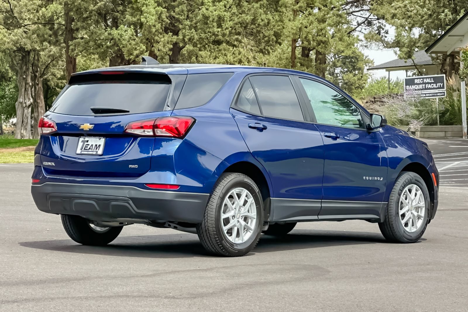 Used 2023 Chevrolet Equinox LS w/ LS Convenience Package AWD/4WD image 4