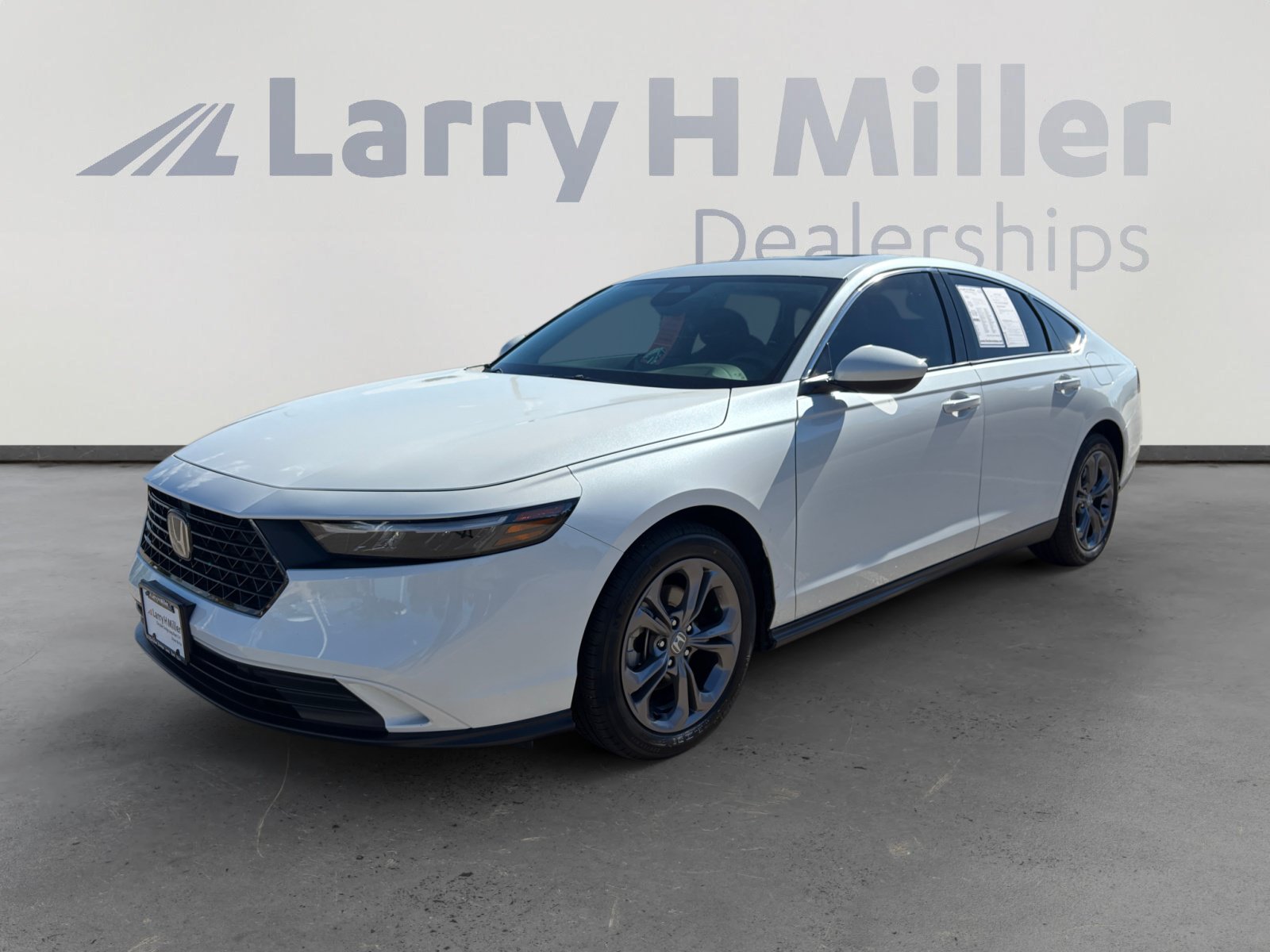 Used 2024 Honda Accord EX image 1