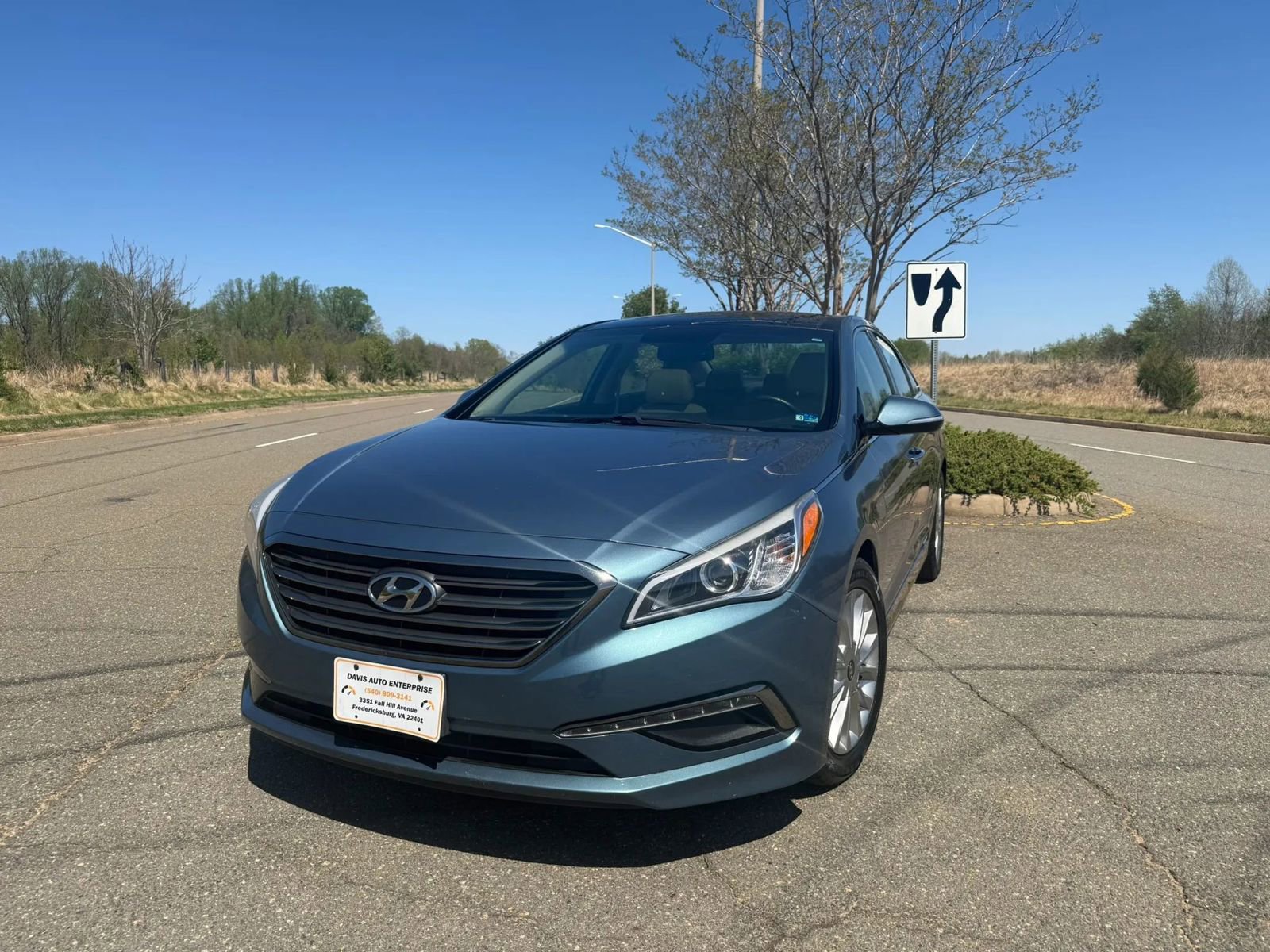 Used 2015 Hyundai Sonata Limited w/ Option Group 05 FWD image 2