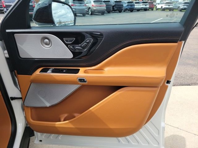 Used 2023 Lincoln Aviator Black Label image 29