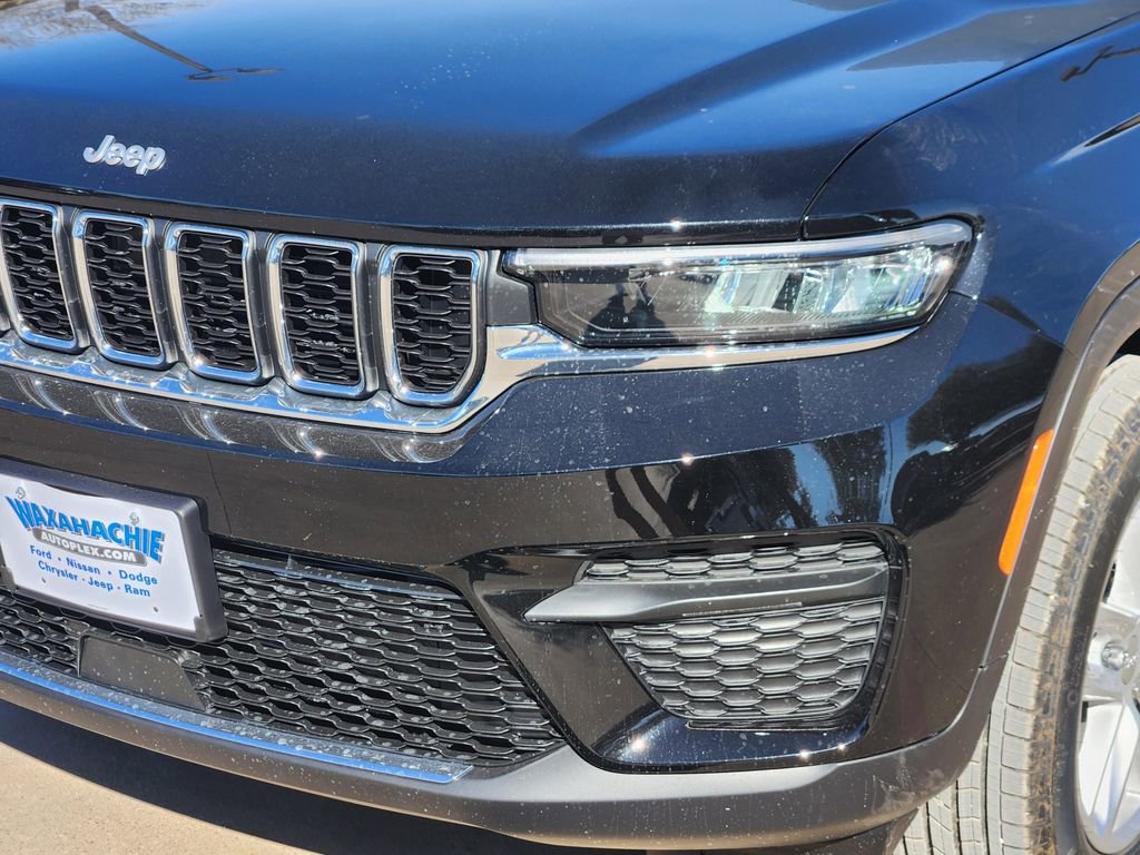 New 2026 Jeep Grand Cherokee Laredo RWD image 5