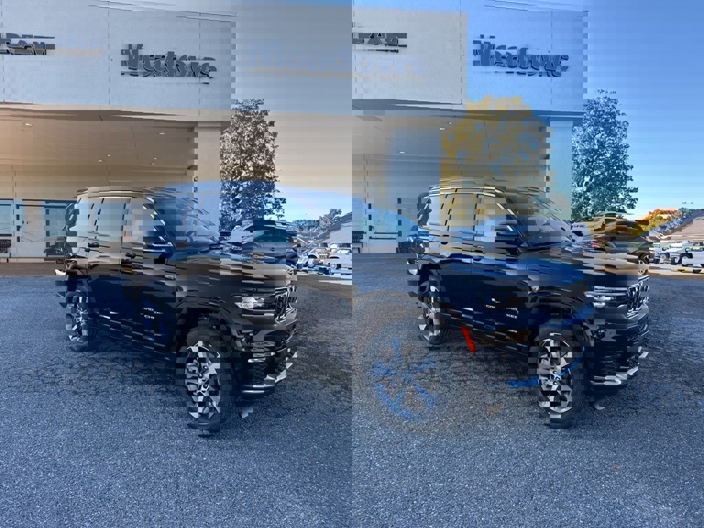 New 2025 Jeep Grand Cherokee L Limited w/ Luxury Tech Group II video 1