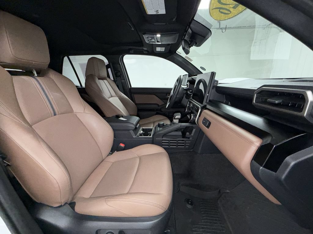 Used 2026 Toyota 4Runner Limited AWD/4WD image 18