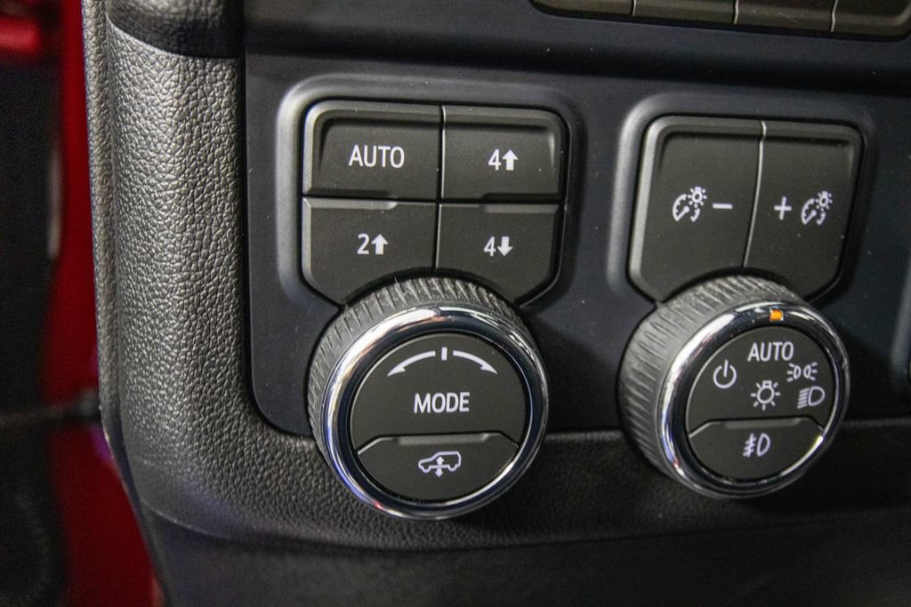 Used 2026 Chevrolet Tahoe Z71 w/ Z71 Off-Road Package AWD/4WD image 31
