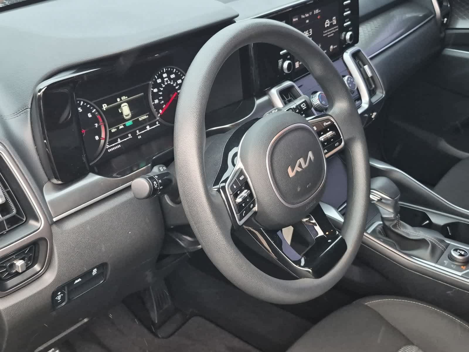 Used 2023 Kia Sorento LX AWD/4WD image 10