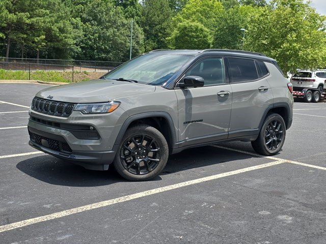 Used 2023 Jeep Compass Latitude w/ Convenience Group AWD/4WD image 1
