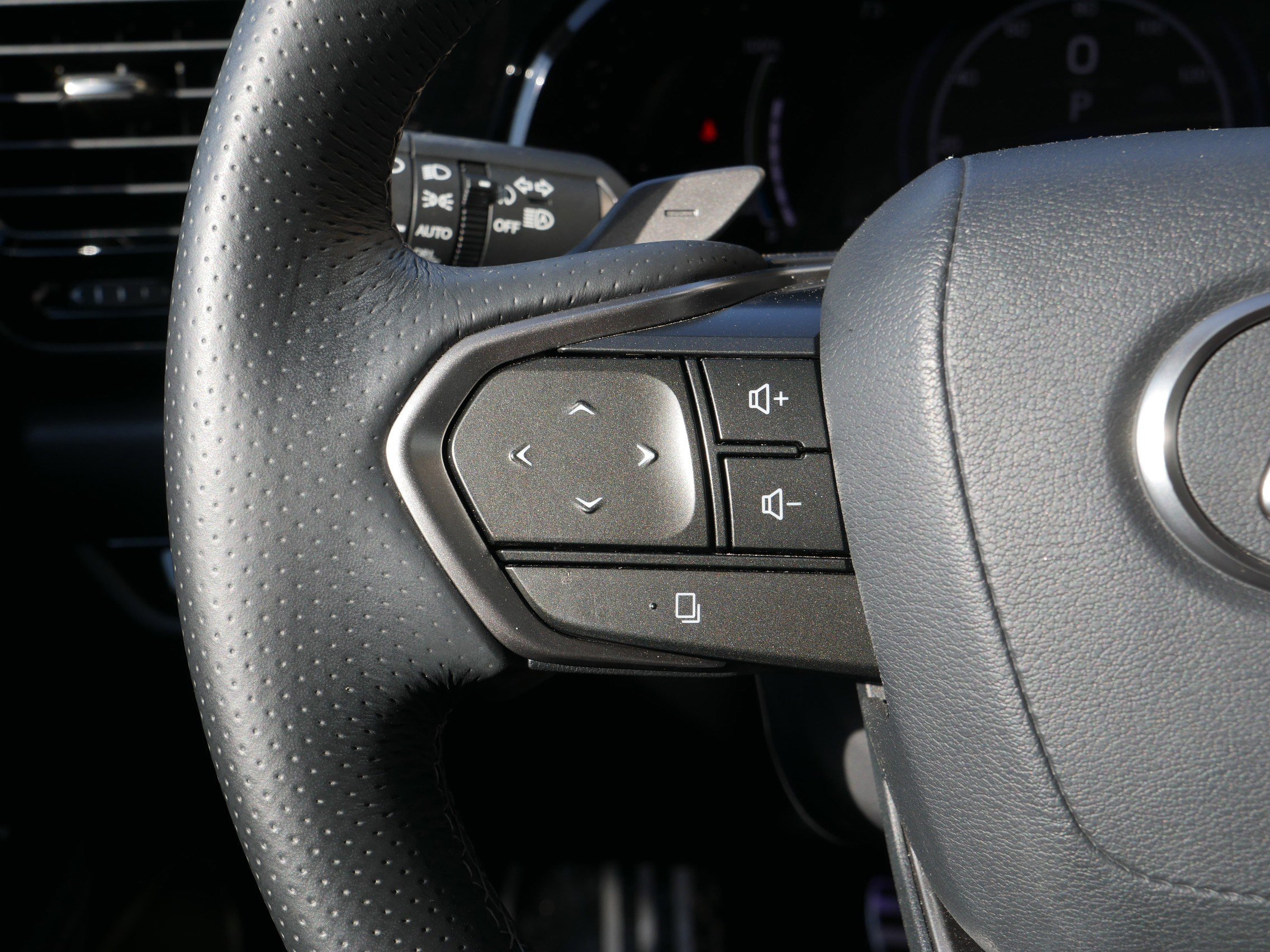 Used 2025 Lexus NX 450h+ F Sport image 31