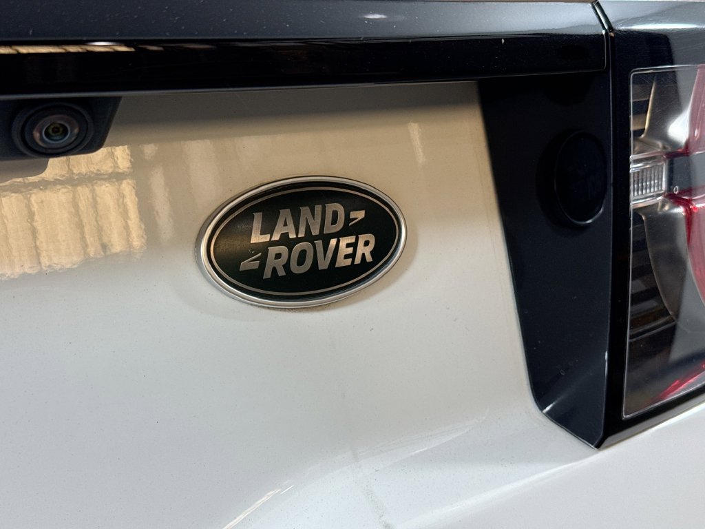 Used 2019 Land Rover Discovery Sport SE AWD/4WD image 13