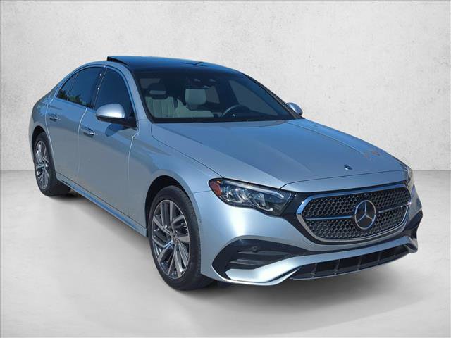 Used 2025 Mercedes-Benz E 350 4MATIC Sedan image 3