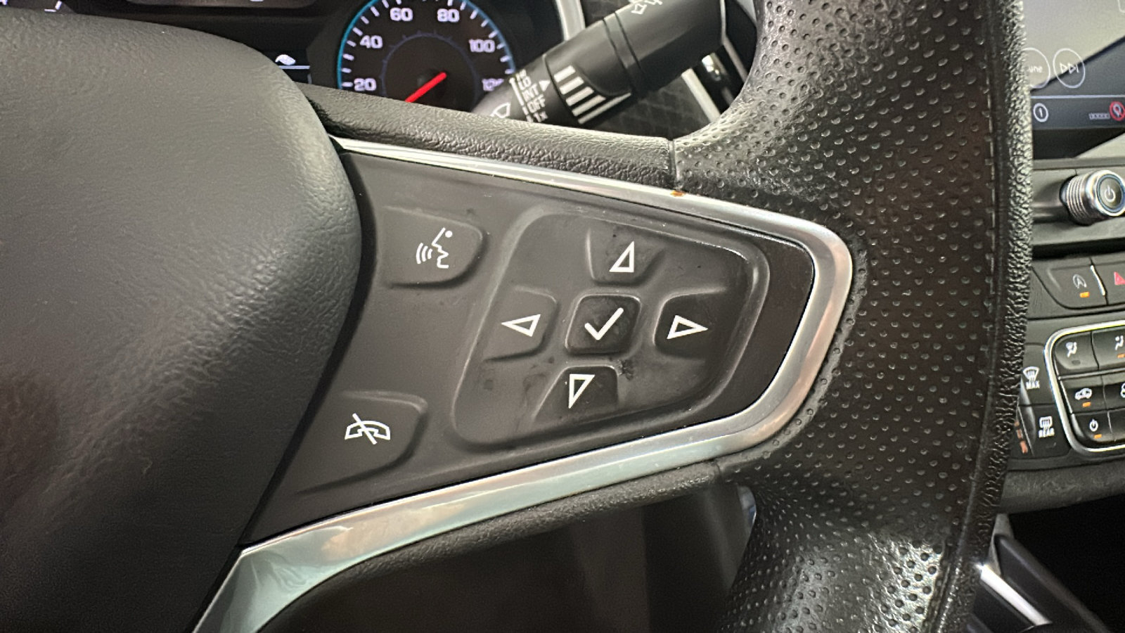 Used 2023 Chevrolet Malibu LT FWD image 19