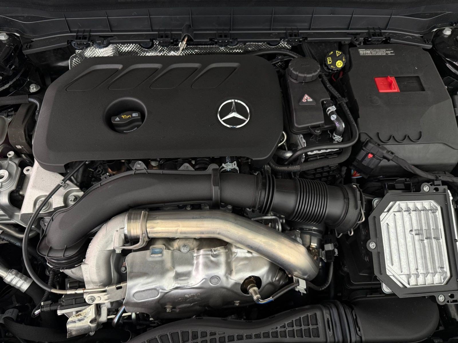 Used 2026 Mercedes-Benz GLB 250 image 30