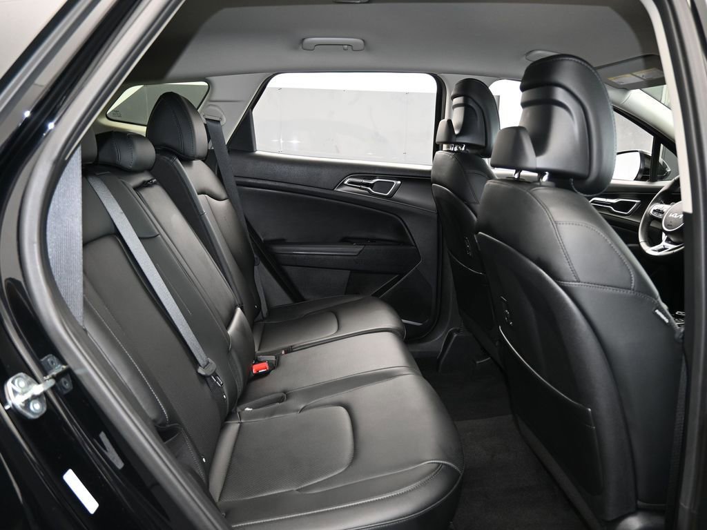 Used 2025 Kia Sportage EX image 41
