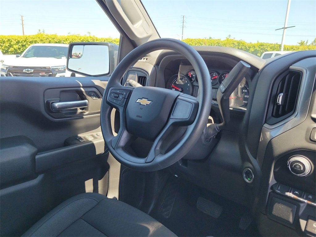 Used 2025 Chevrolet Silverado 1500 Custom image 15