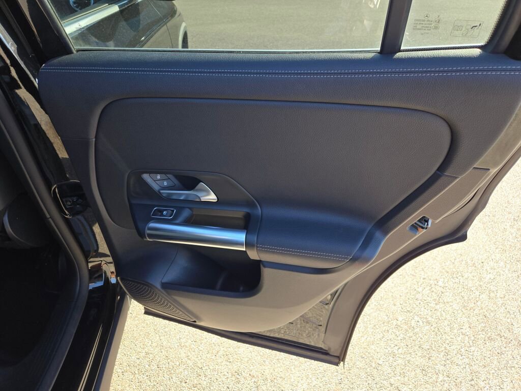 Used 2022 Mercedes-Benz GLA 250 image 9