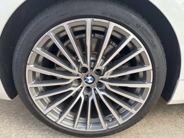 Used 2021 BMW 750i xDrive image 26