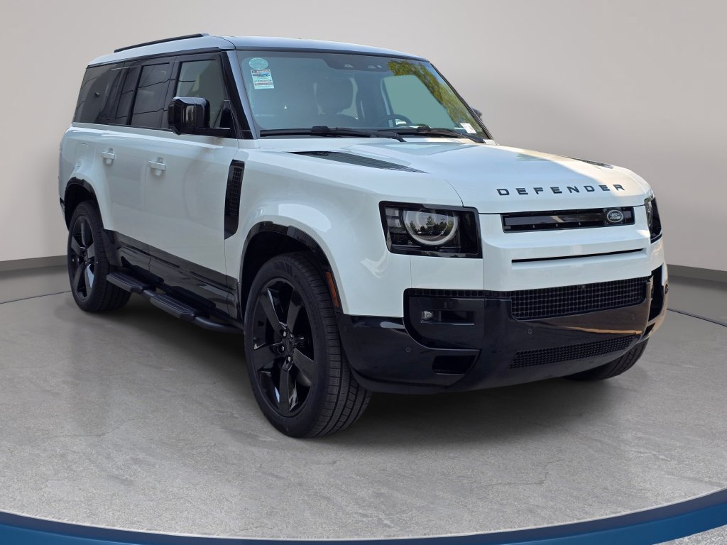 New 2026 Land Rover Defender 130 X-Dynamic SE AWD/4WD image 3