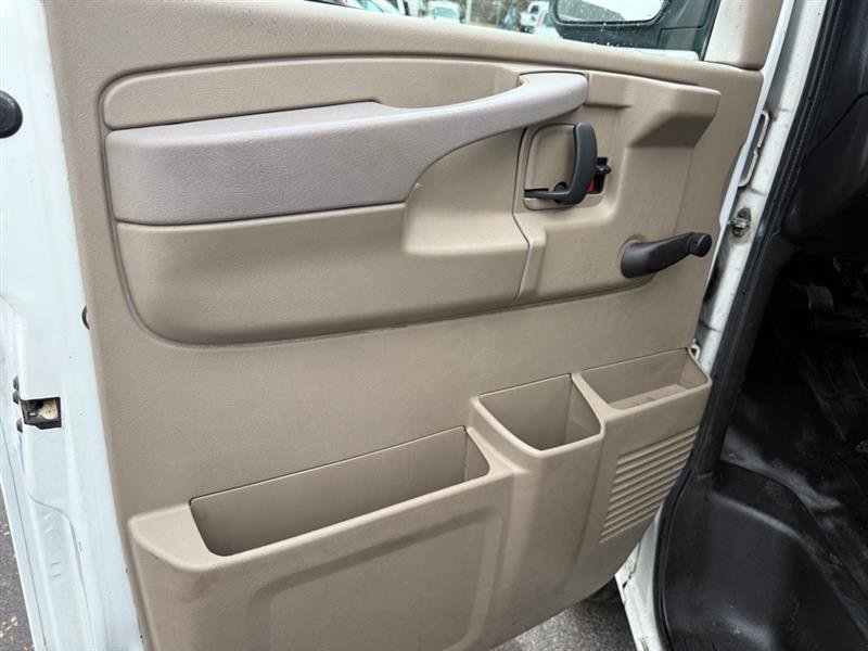 Used 2011 Chevrolet Express 2500 image 35