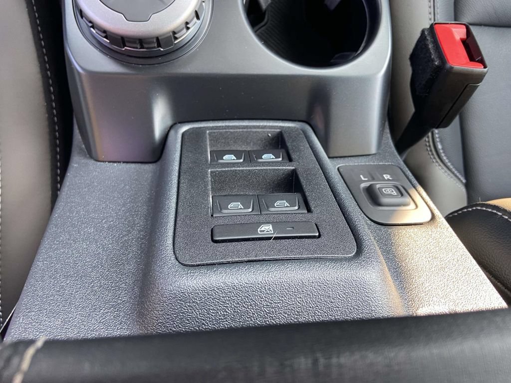 Used 2025 Ford Bronco Outer Banks AWD/4WD image 28