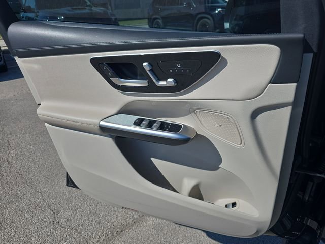 Used 2024 Mercedes-Benz GLC 300 4MATIC image 27