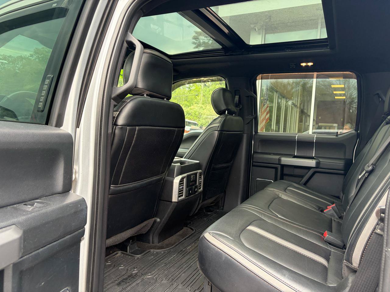 Used 2018 Ford F250 Platinum w/ Platinum Ultimate Package AWD/4WD image 44