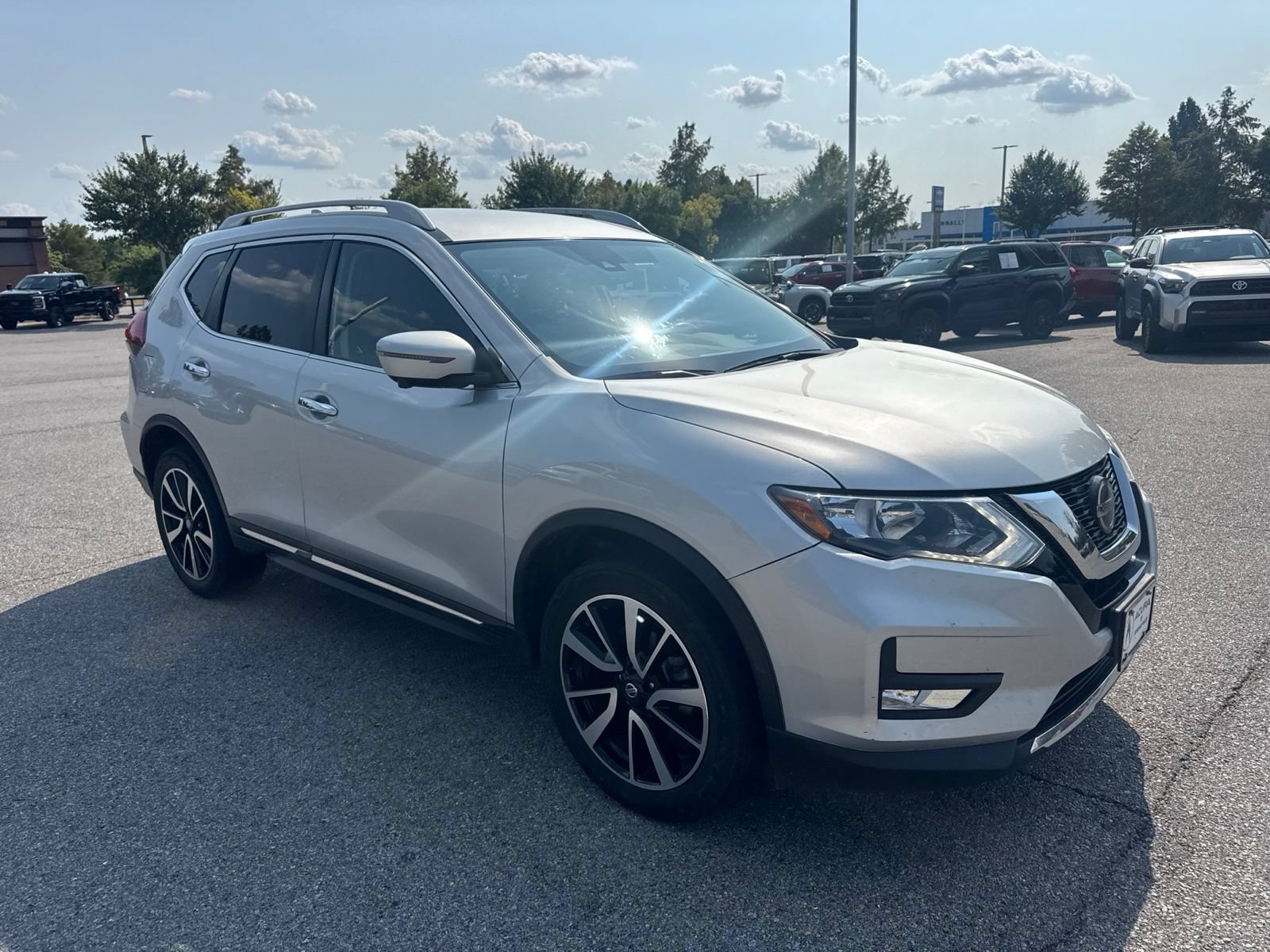 Used 2019 Nissan Rogue SL AWD/4WD image 3