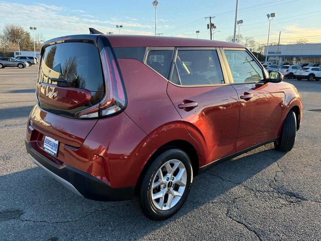 Used 2024 Kia Soul LX w/ Option Group 015 image 4