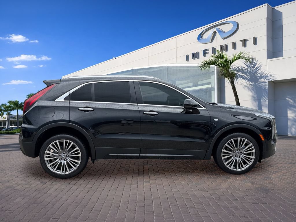 Used 2024 Cadillac XT4 Premium Luxury FWD image 8
