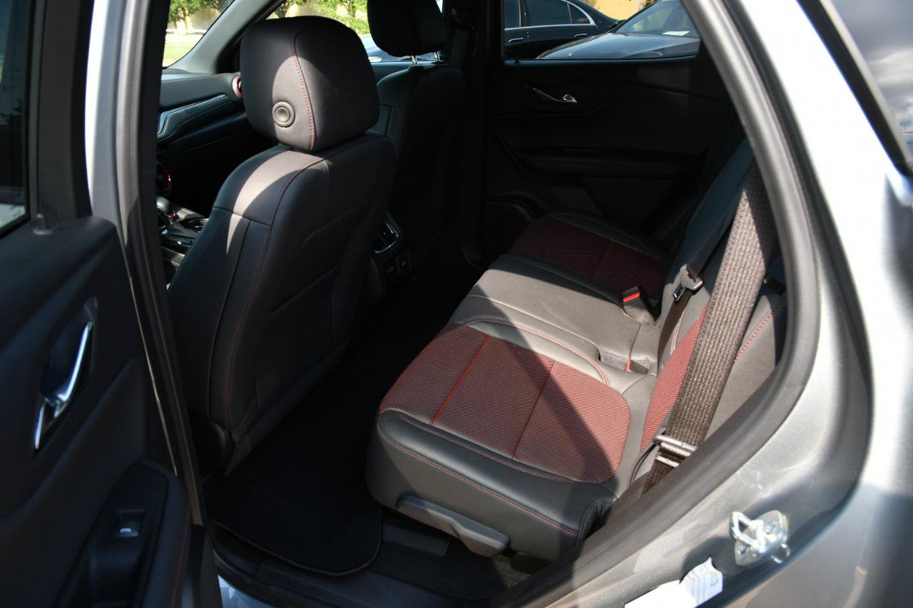 Used 2025 Chevrolet Blazer RS FWD image 11