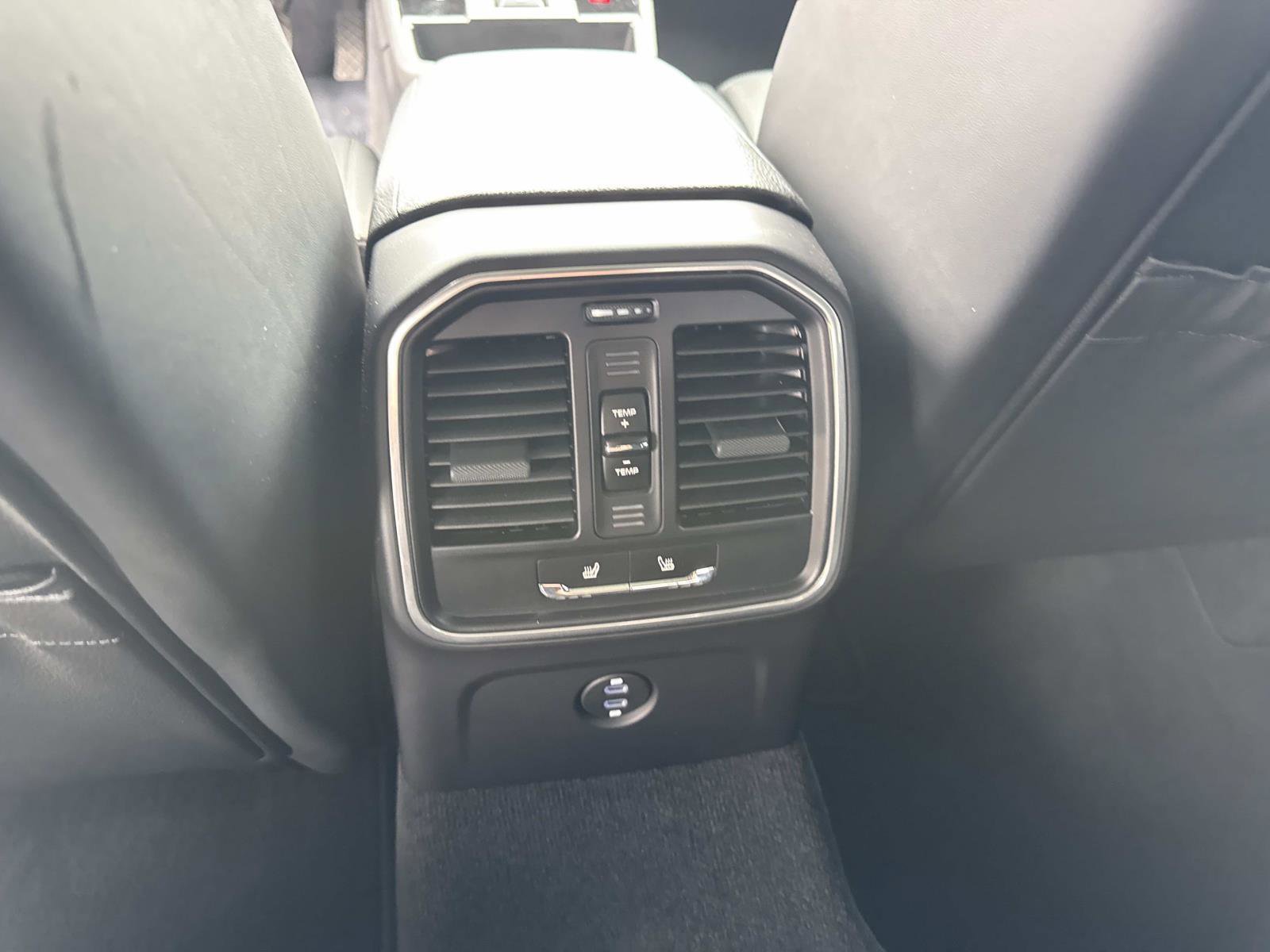 Used 2024 Porsche Macan S image 17