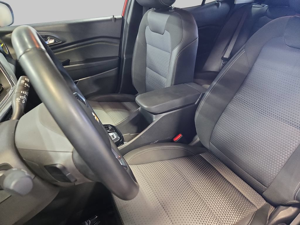 Used 2024 Chevrolet Trax LT w/ Driver Confidence Package FWD image 18