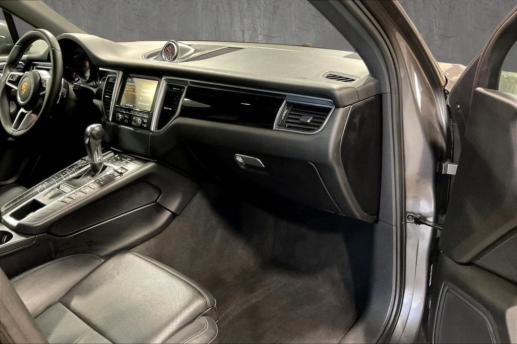 Used 2015 Porsche Macan S image 25