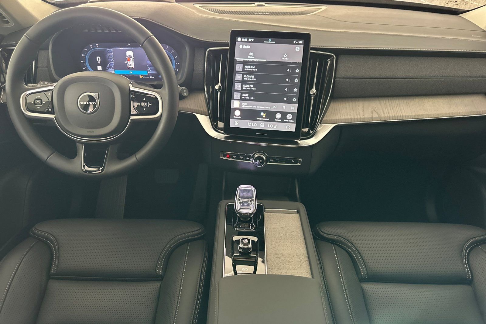 New 2025 Volvo XC90 B6 Ultra w/ Protection Package Premier AWD/4WD image 14