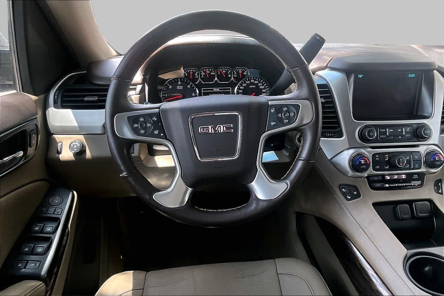 Used 2017 GMC Yukon XL SLT w/ Open Road Package RWD image 6