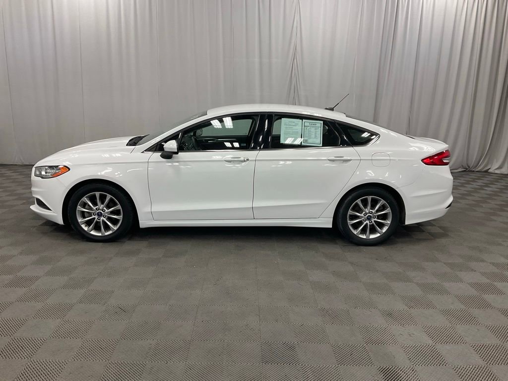 Used 2017 Ford Fusion SE image 14