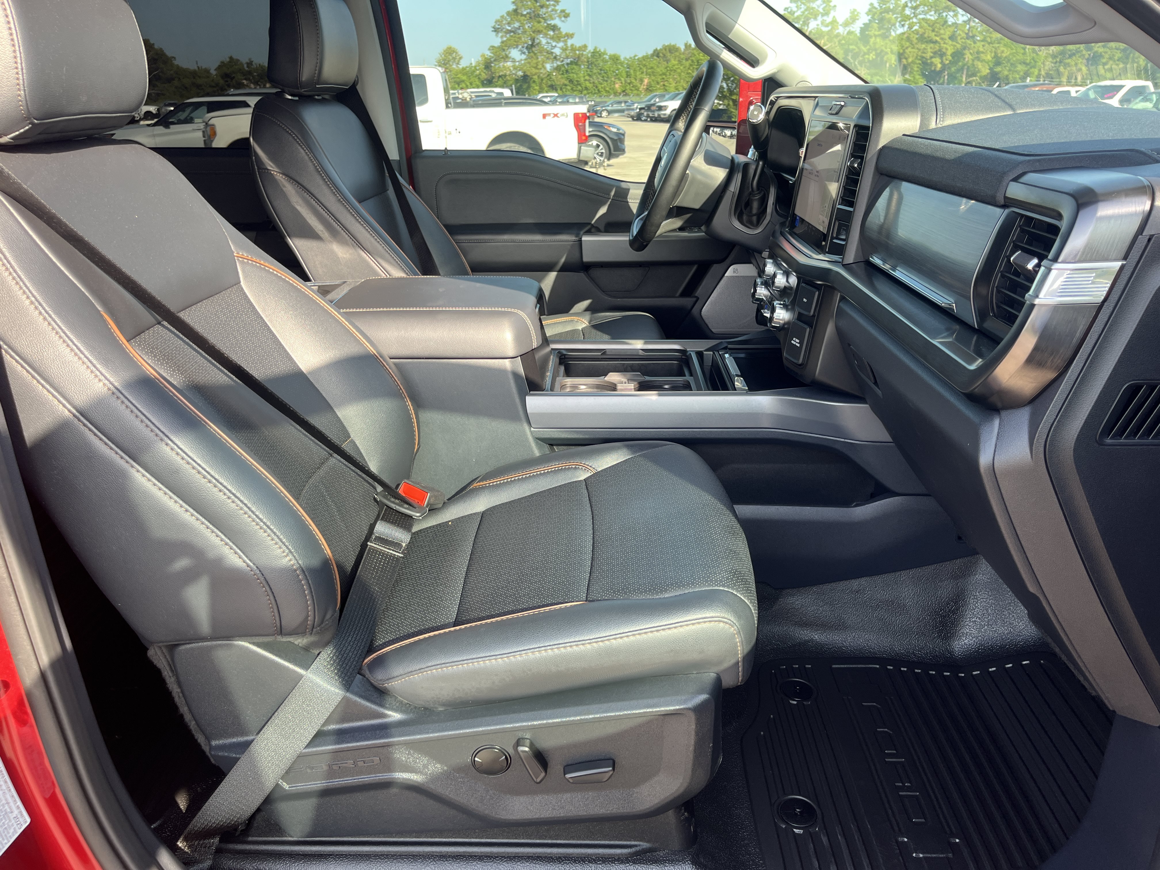 Used 2026 Ford F350 Lariat w/ FX4 Off-Road Package AWD/4WD image 17