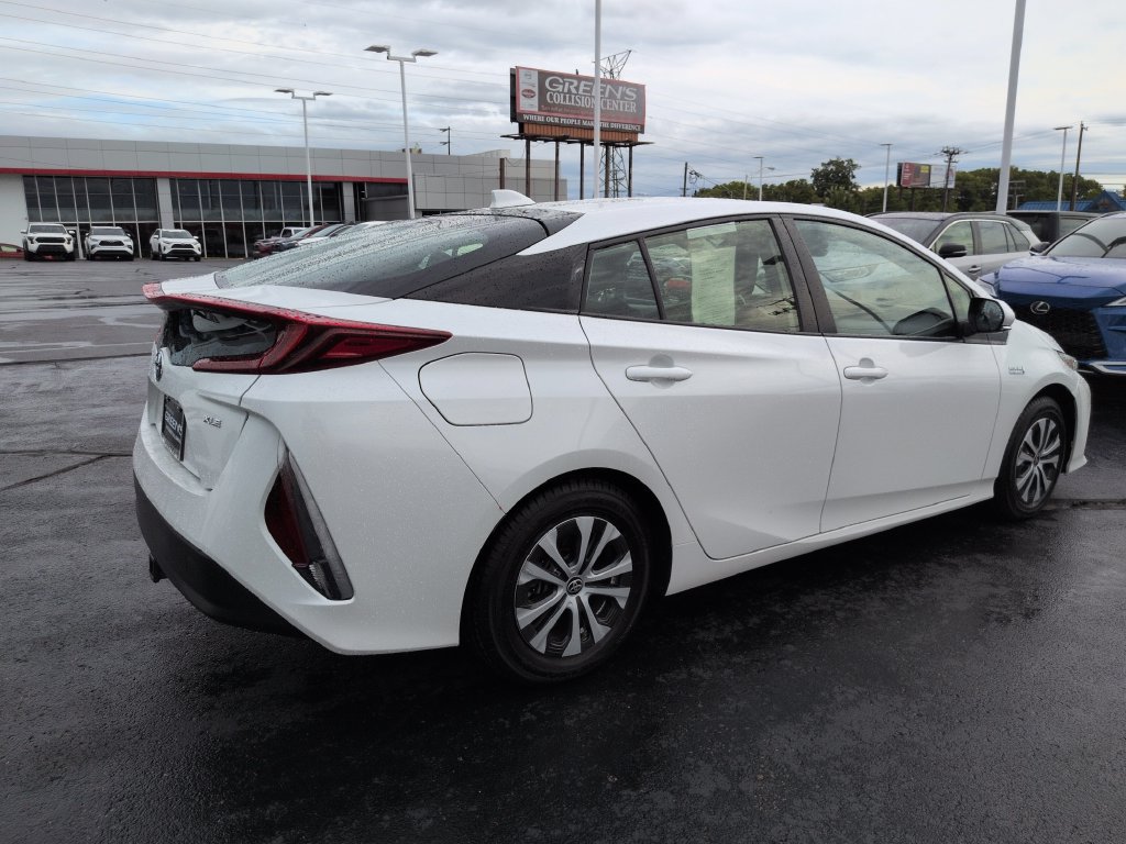 Certified 2022 Toyota Prius Prime XLE FWD image 5