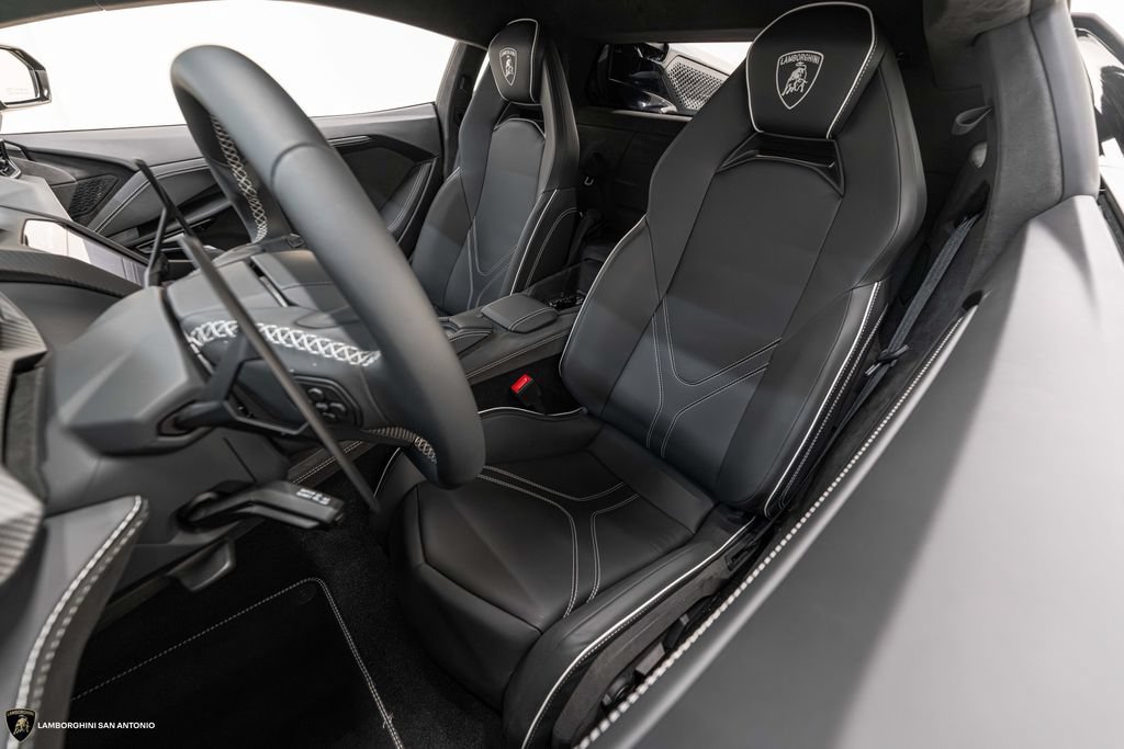 Used 2026 Lamborghini Revuelto AWD/4WD image 23
