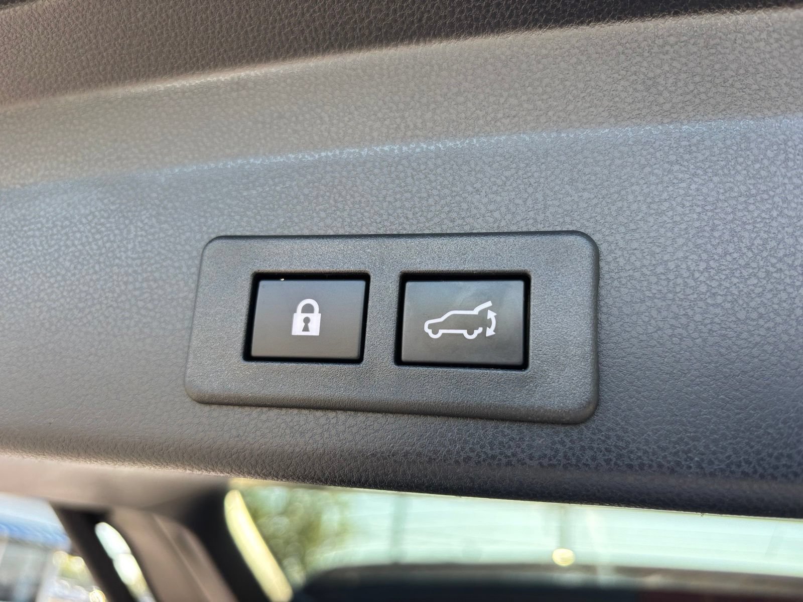 Used 2022 Subaru Ascent Limited AWD/4WD image 19