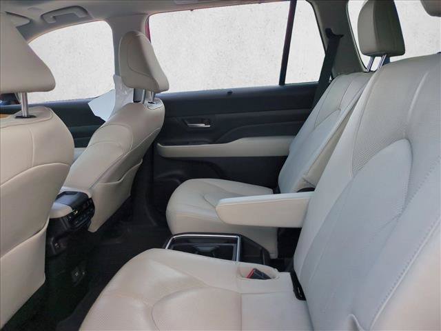 Certified 2025 Toyota Grand Highlander AWD Hybrid image 18