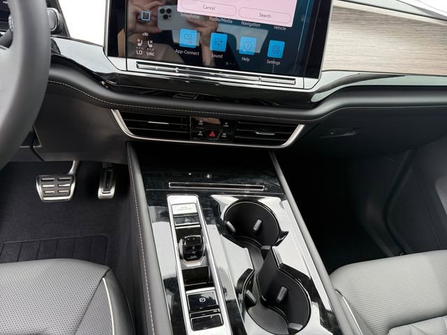 New 2025 Volkswagen Atlas SEL Premium R-Line image 11