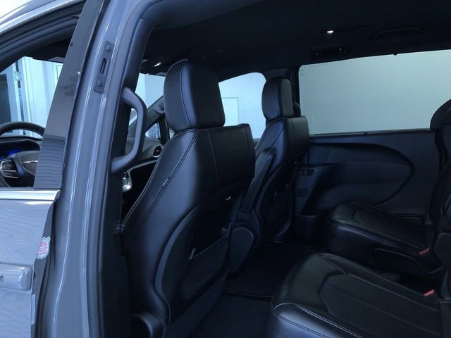 Used 2025 Chrysler Pacifica Select FWD image 19
