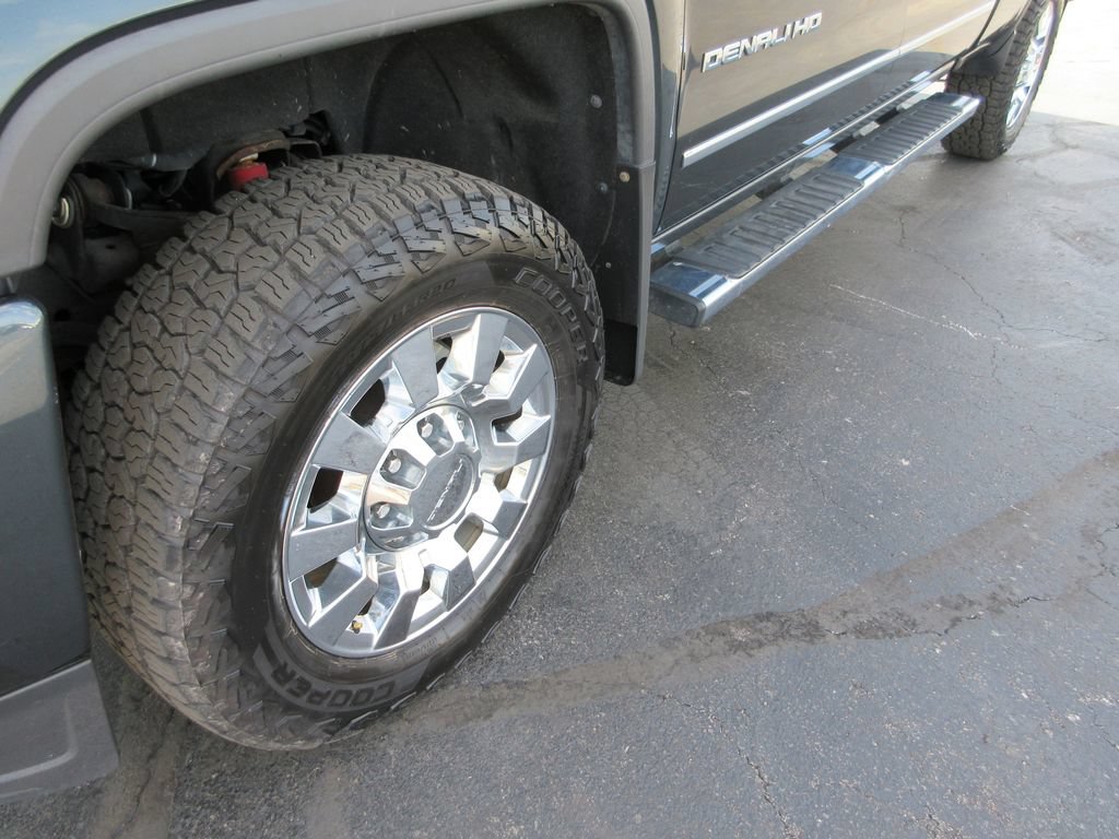 Certified 2019 GMC Sierra 2500 Denali w/ Duramax Plus Package AWD/4WD image 16