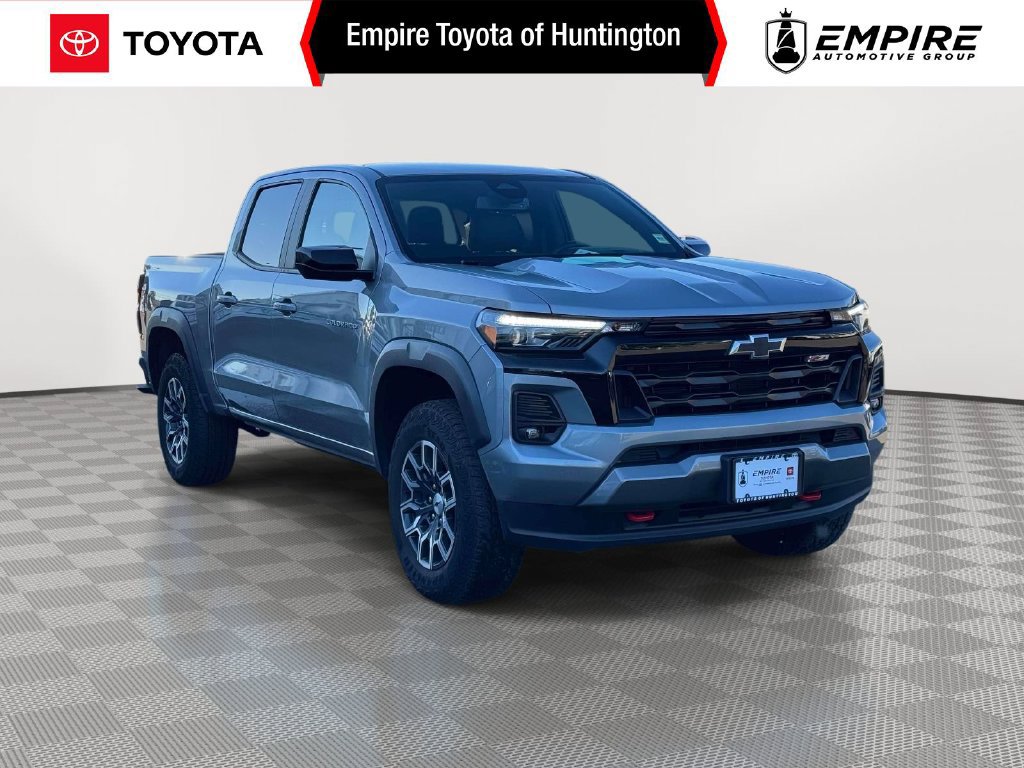 Used 2024 Chevrolet Colorado Z71 w/ Z71 Convenience Package 2