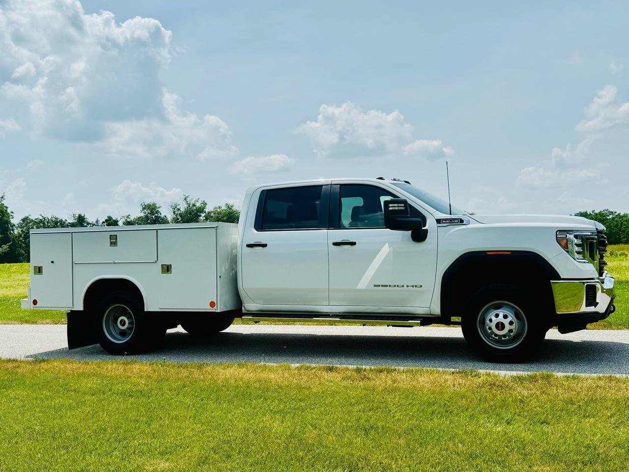 Used 2021 GMC Sierra 3500 4x4 Crew Cab w/ Convenience Package image 6