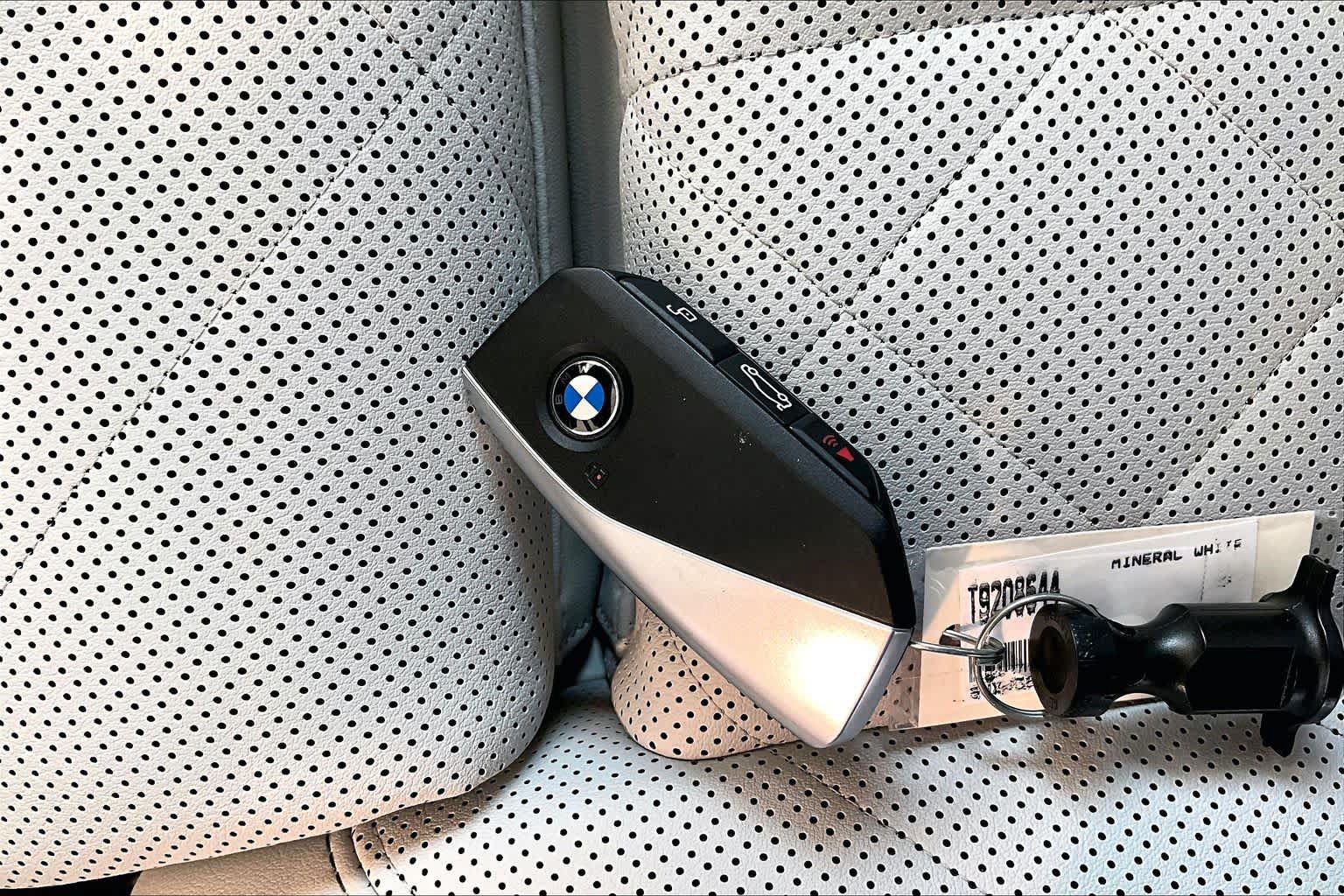 Used 2026 BMW X6 xDrive40i AWD/4WD image 14
