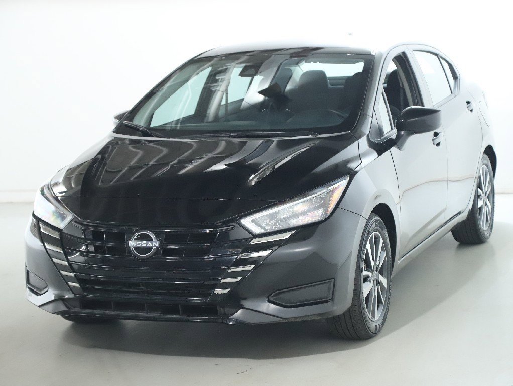 Certified 2025 Nissan Versa SV image 4