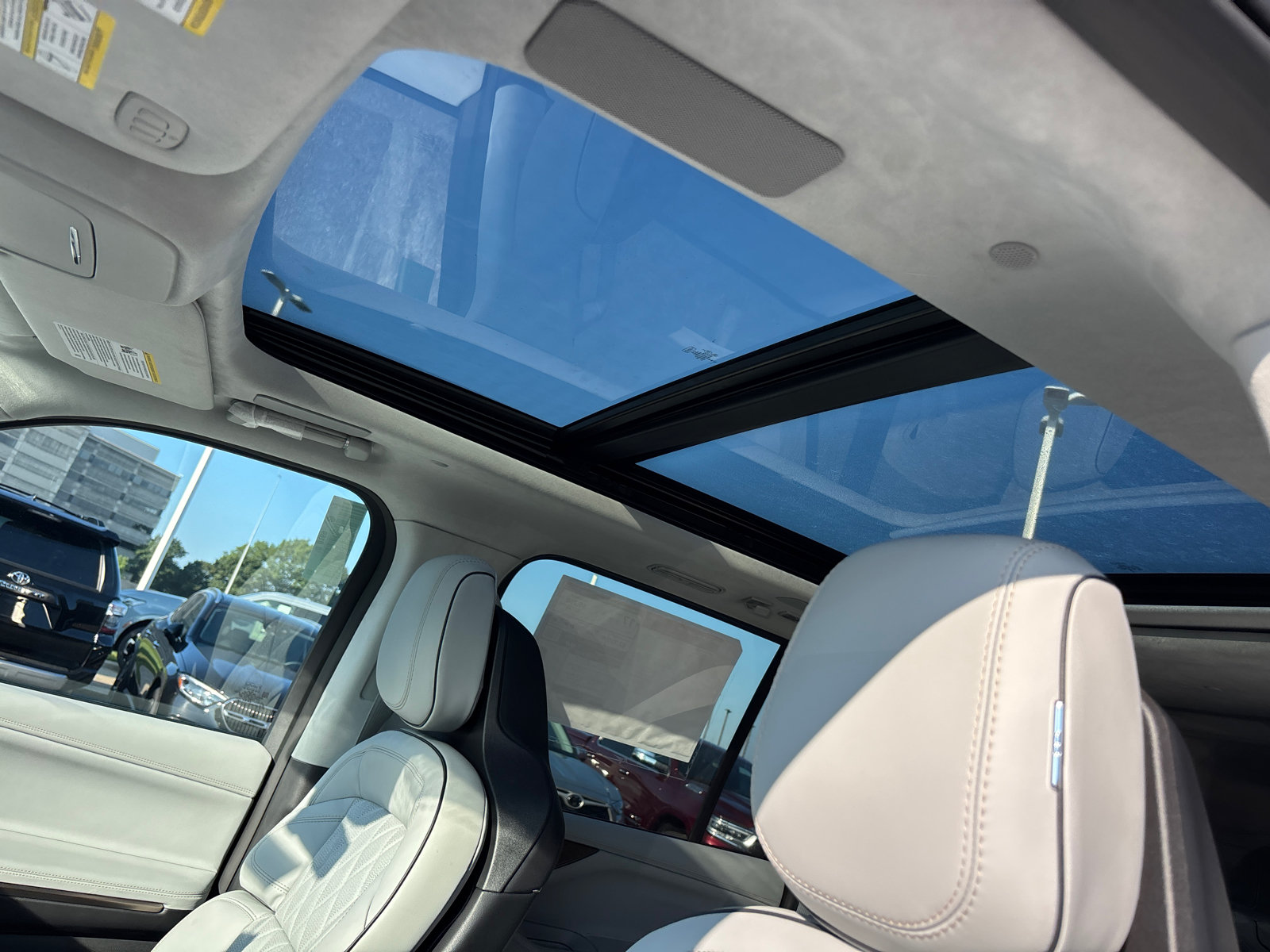 New 2027 Lincoln Navigator L Black Label w/ Black Label Special Edition AWD/4WD image 25