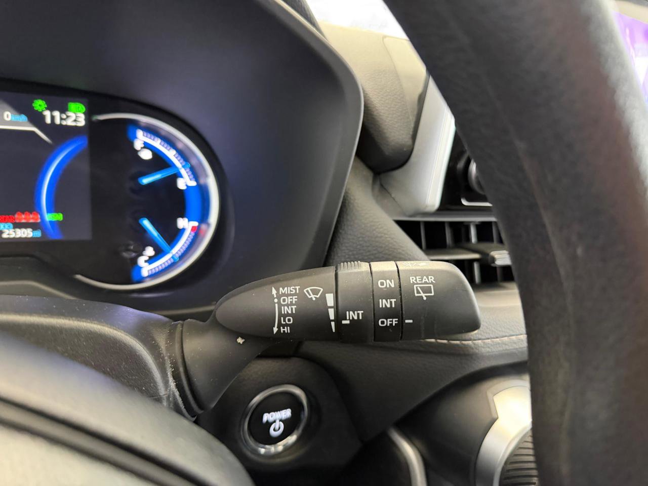 Used 2025 Toyota RAV4 XLE image 33